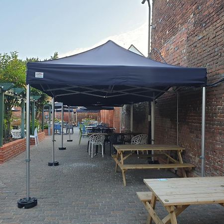 The Catherine Wheel Wetherspoon Hotel Henley-on-Thames Exterior foto